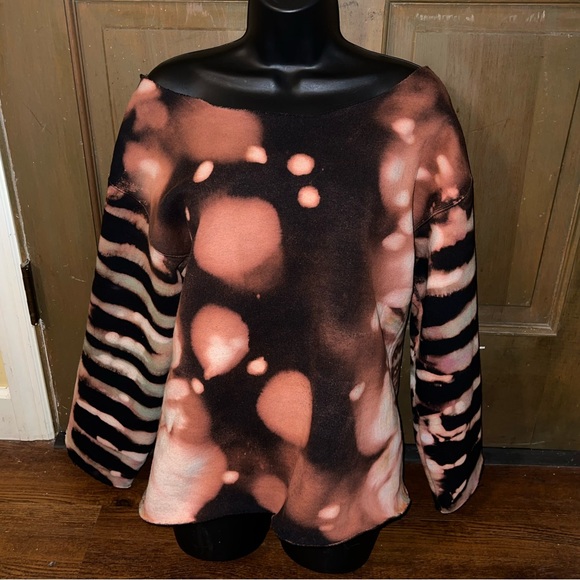 Gildan Tops - Black Tie Dye Scoop Neck Upcycled Long Sleeve Cropped Pullover Size M